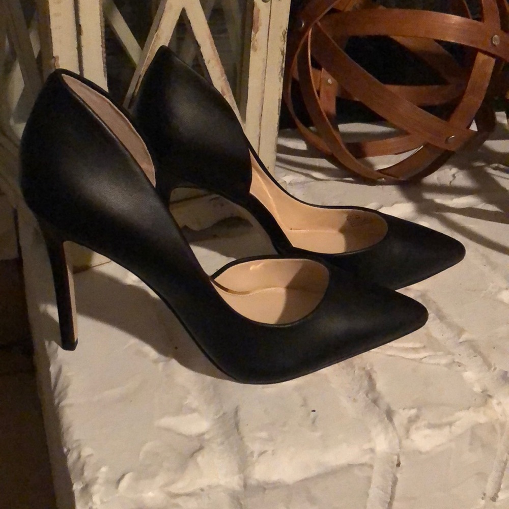 Jessica Simpson Black Pumps
